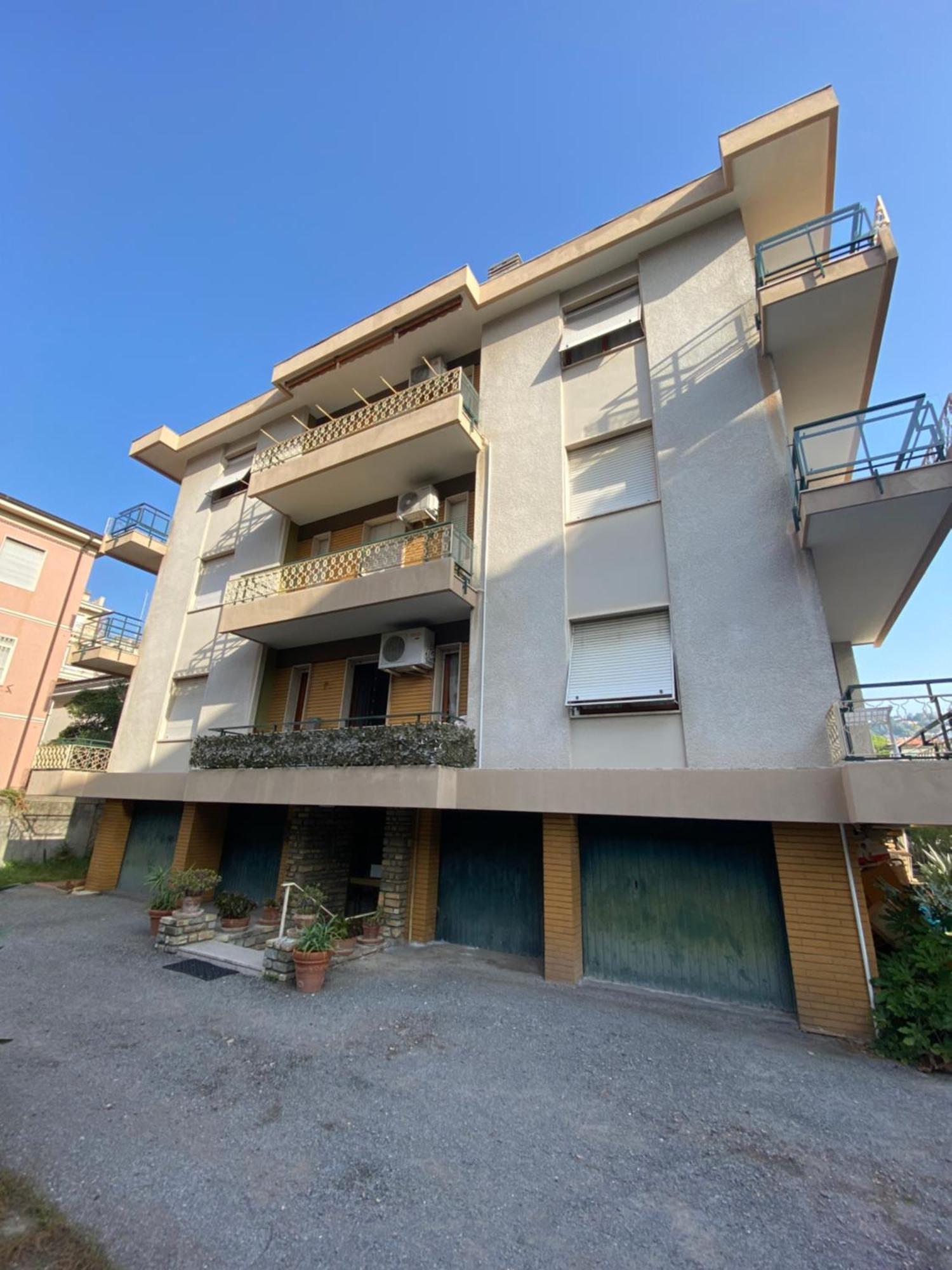 Casa Febo, In Centro Con Parcheggio Privato A 200 Mt Dal Mare