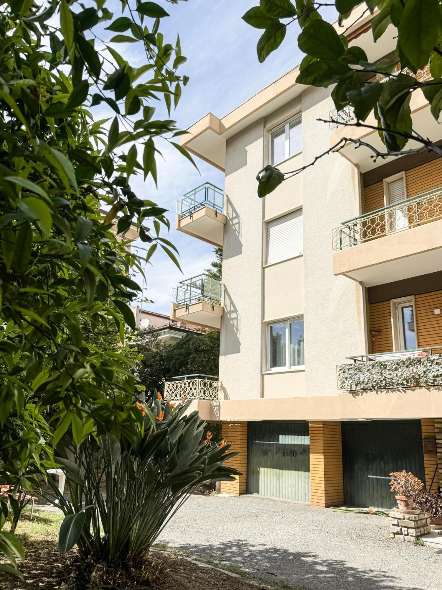 Gasthuis Casa Febo, In Centro Con Parcheggio Privato A 200 Mt Dal Mare *