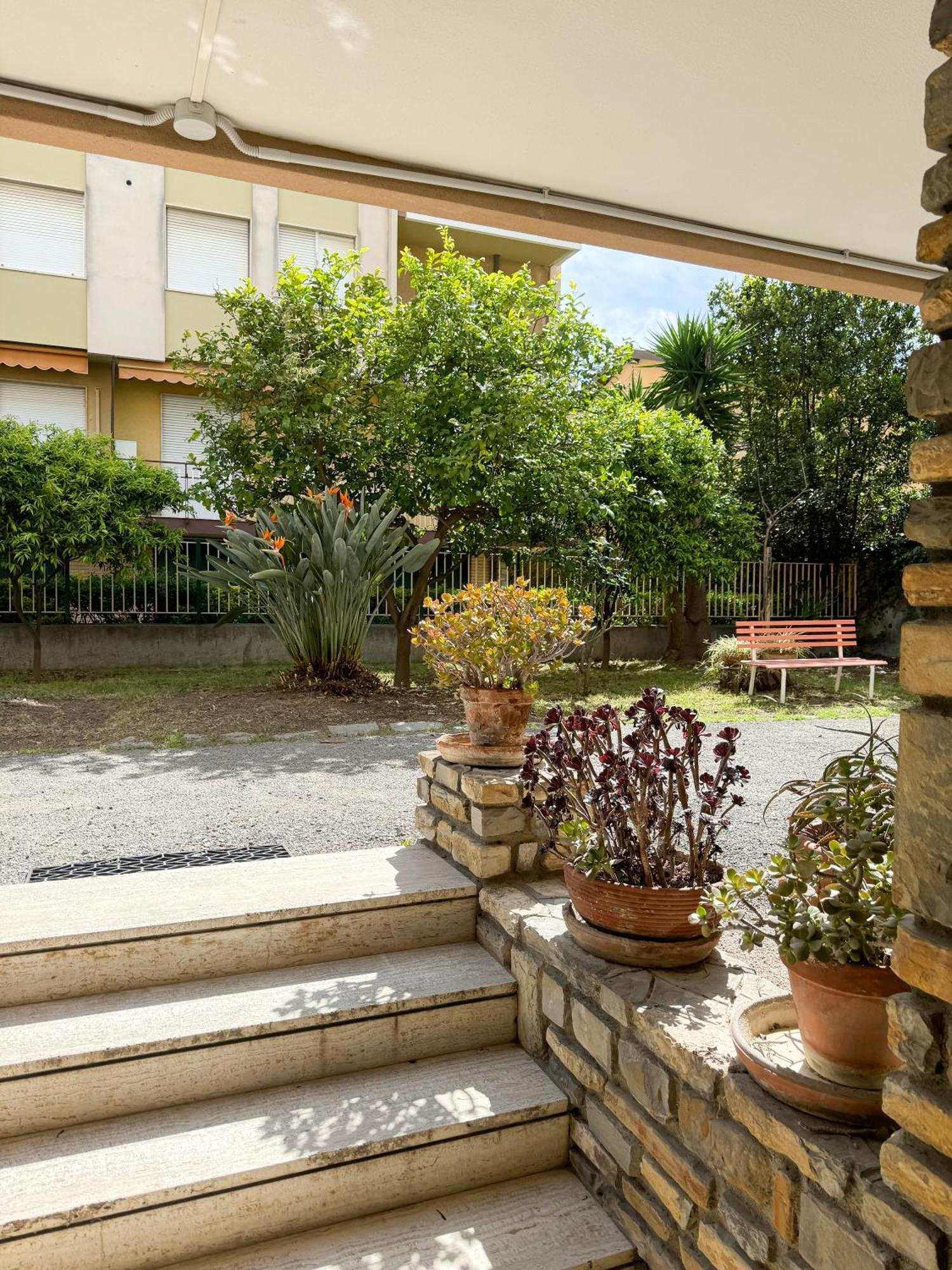 Casa Febo, In Centro Con Parcheggio Privato A 200 Mt Dal Mare Gasthuis Bordighera