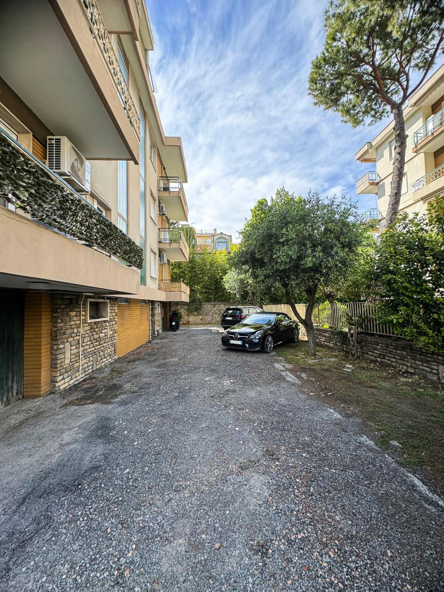 Gasthuis Casa Febo, In Centro Con Parcheggio Privato A 200 Mt Dal Mare Bordighera